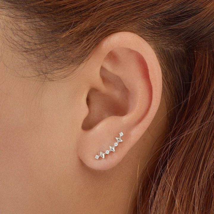 ania-haie-e061-04h-saqure-photo-2