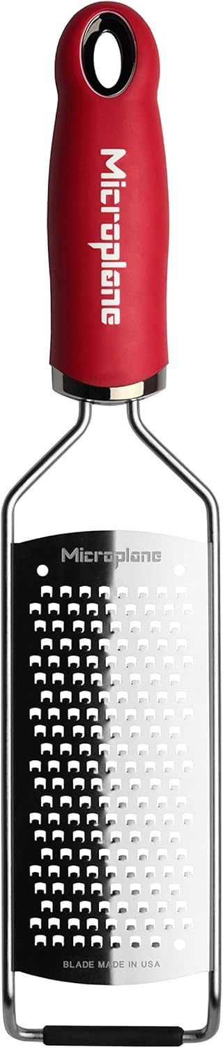 microplane-45100e-gourmet-coarse-red-sakhekhi