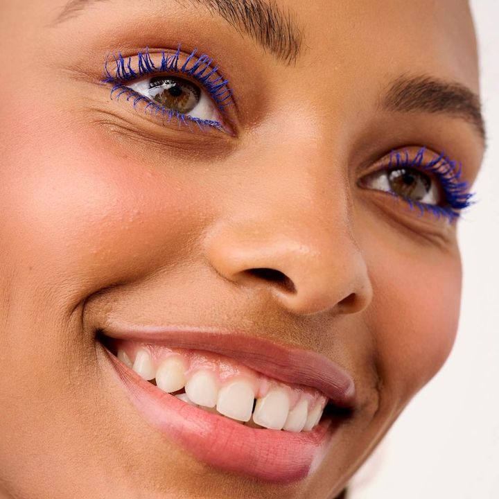 benefit-cosmetics-badgal-bang-volumizing-mascara-power-blue-tushi-photo-2