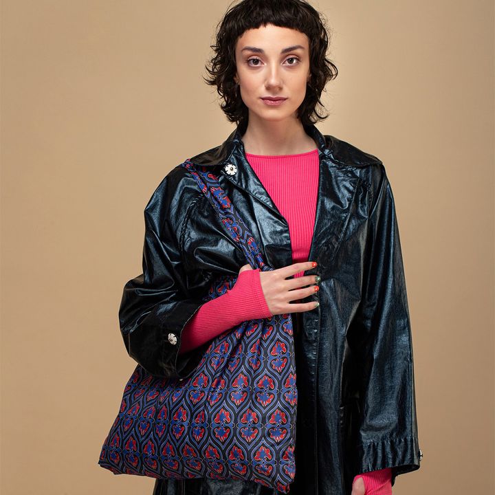 jovani-mora-ekomegobruli-chanta-gulisstsori-poliesteri-shavi-photo-3