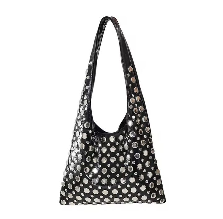 venti-qalis-shavi-chanta