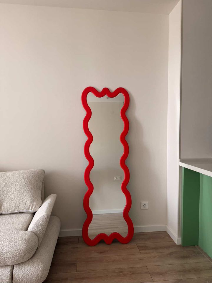 funky-mirrors-wavy-sarke-photo-3