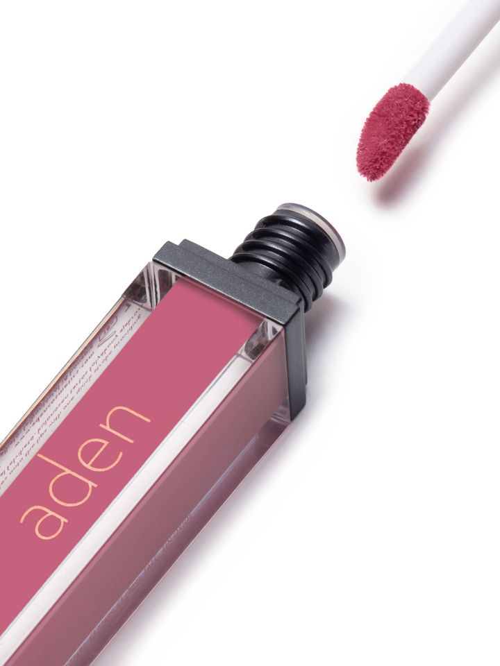 aden-liquid-lipstick-31-trap-tuchsatskhi-photo-2