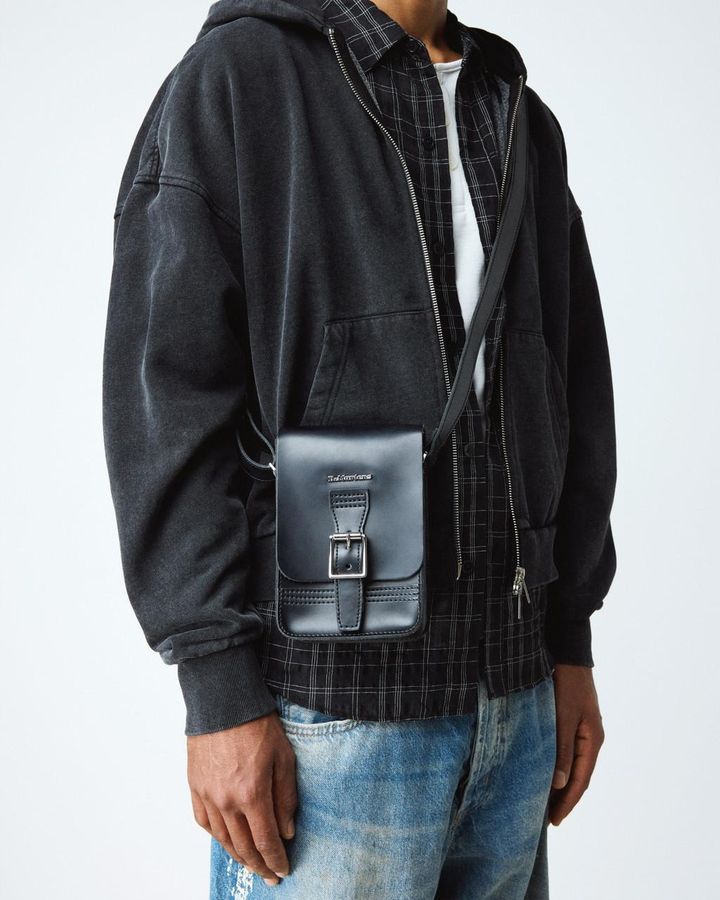 drmartens-leather-bag-gadasakidi-tqavis-chanta-photo-2