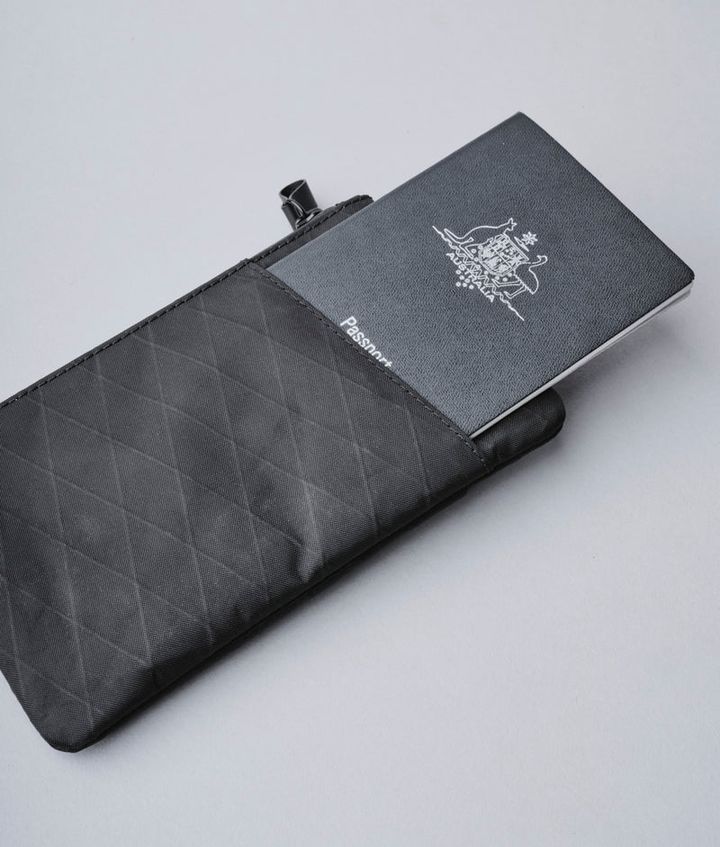 alpaka-zip-clutch-black-x-pac-vx21-safule-photo-3