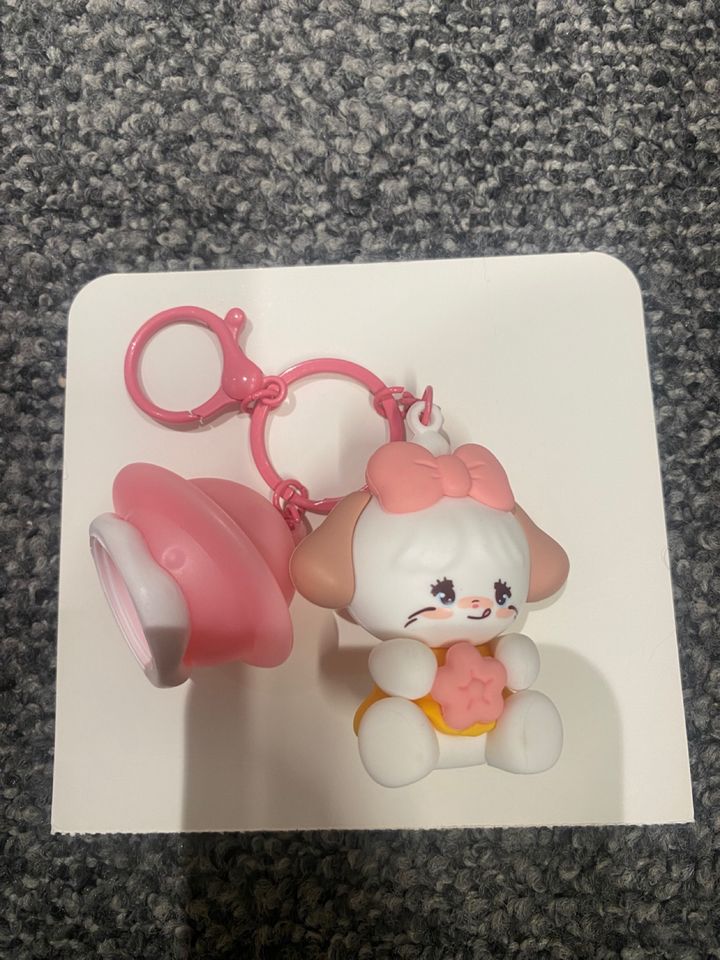 mikko-collection-hyacinth-led-light-up-keychain-souffle-breloki
