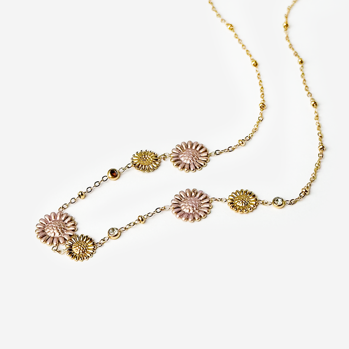 titanis-mooqrovili-qelsabami-qvavilebit