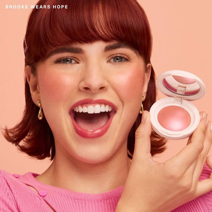 rare-beauty-luminous-powder-blush-hope-blashi-photo-2