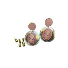 Product image of საყურე "ვარდისფერი კამეა"