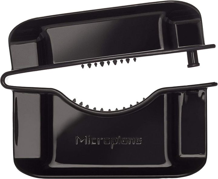 microplane-45047e-hand-guard-protector-for-slicers-and-graters-plastic-black-khelis-damtsavi-photo-2