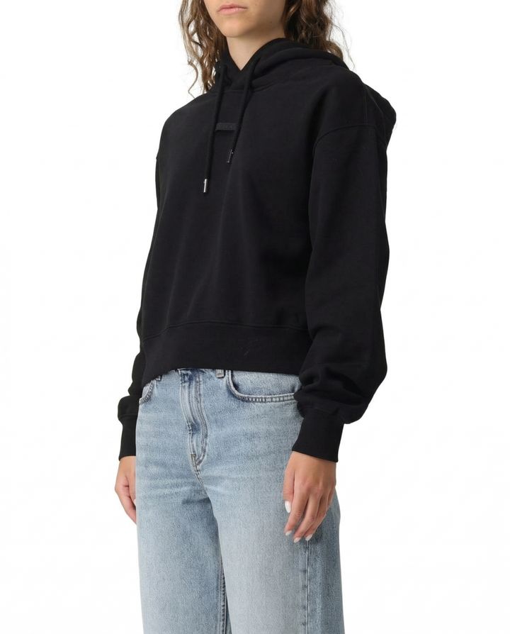 jacquemus-bambis-hudi-dekoratiuli-gros-grain-elementit-photo-3