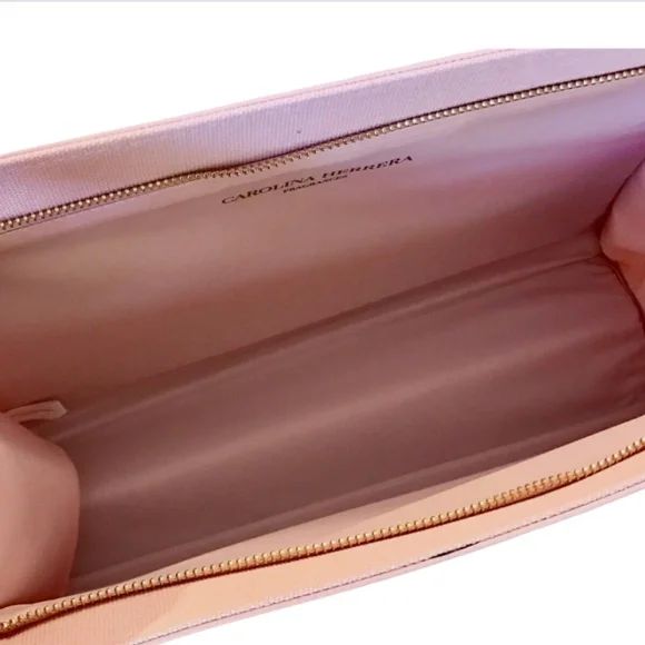 carolina-herrera-kosmetikis-chanta-photo-4