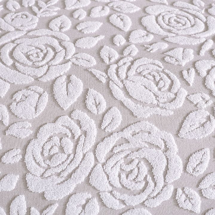 manamo-rose-satsolis-gadasafarebeli-photo-2