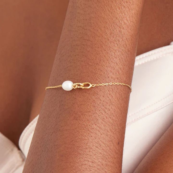 ania-haie-b043-01g-samajuri-photo-2