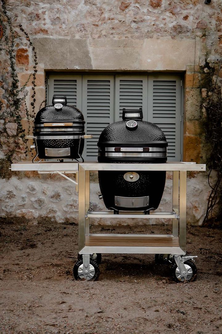 monolith-classic-buggy-side-table-grilis-magida-photo-4