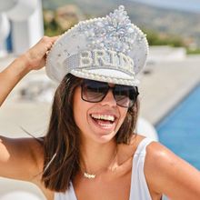 Product image of ქუდი Bride სხვადასხვანაირი თვლებით 28სმ x 28სმ