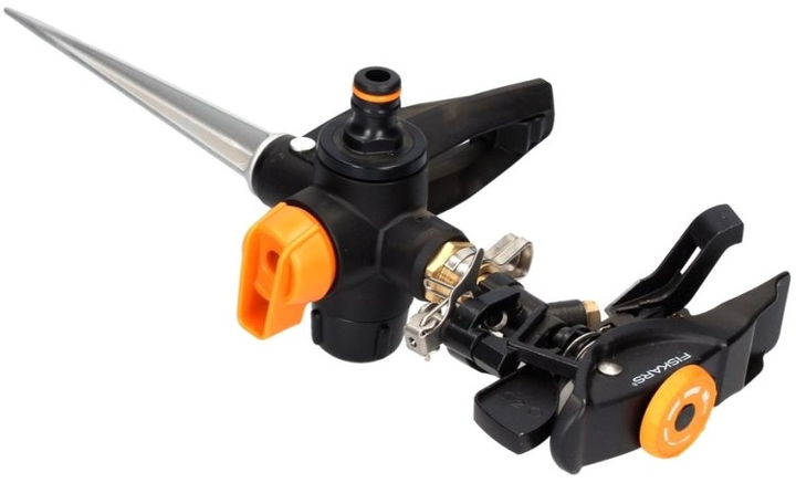 fiskars-onoff-pulsating-sprinkler---spike-base-photo-2