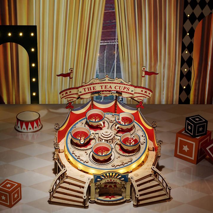 3d-fazlimbrunavi-atraqtsionitilt-a-whirl-photo-3