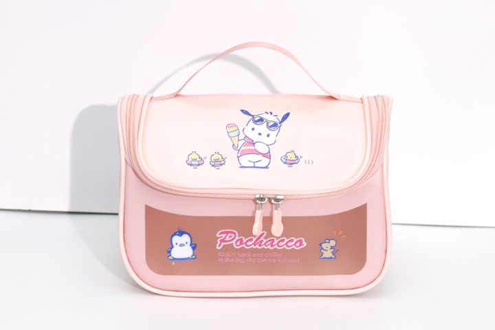 samgzavro-chantasanrio-characters-toiletry-bag-with-hook-pochacco