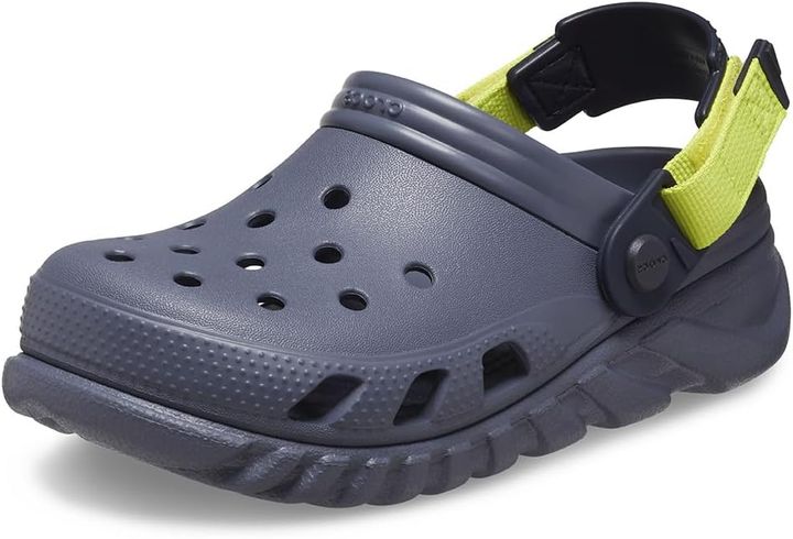 crocs-bavshvis-fekhsatsmeli