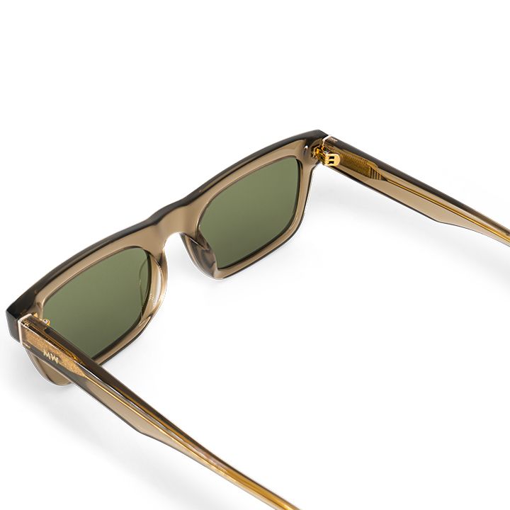 messy-weekend-new-dylan-green-bottle-photo-3