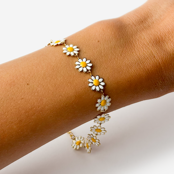 titanis-mooqrovili-samajuri-gvirilebit