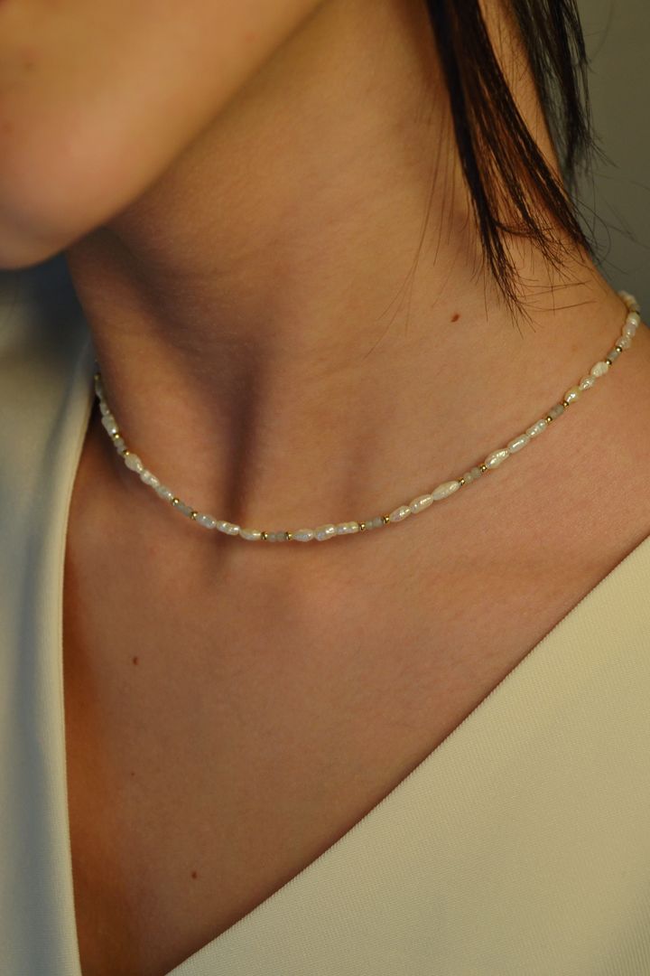 de-aure-margalitis-qelsabami-apatitis-qvit-photo-3