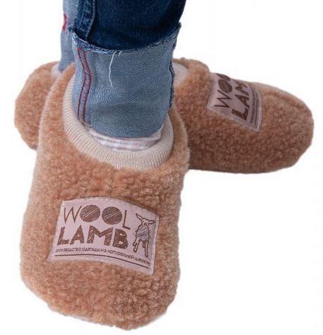otakhis-chusti-ugg-mini-camel-aqlemis-naturaluri-betsvi-qavisferi