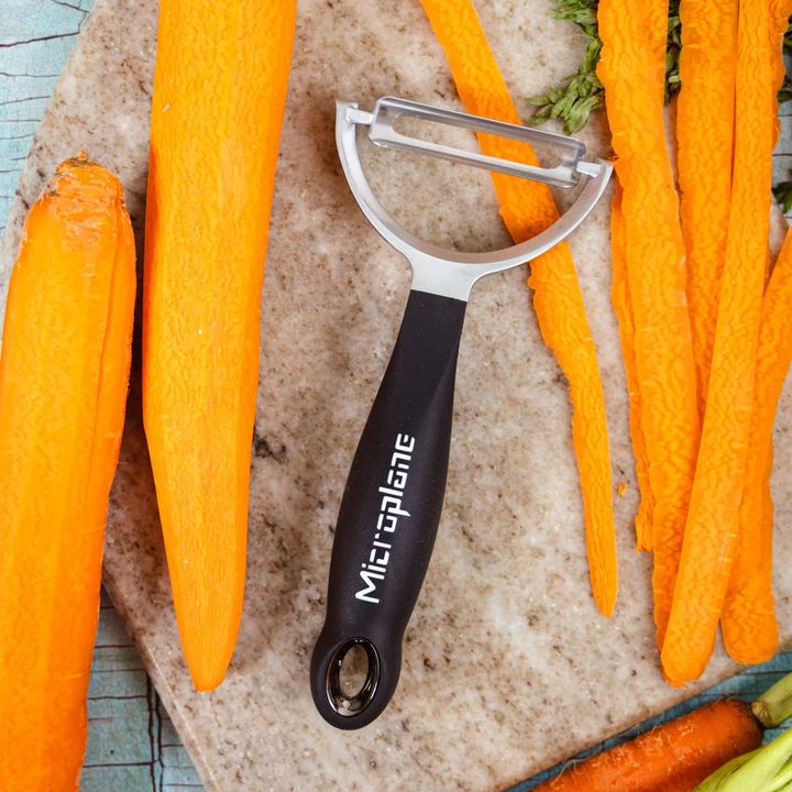 microplane-48081e-professional-y-peeler-st-sachreli-photo-2