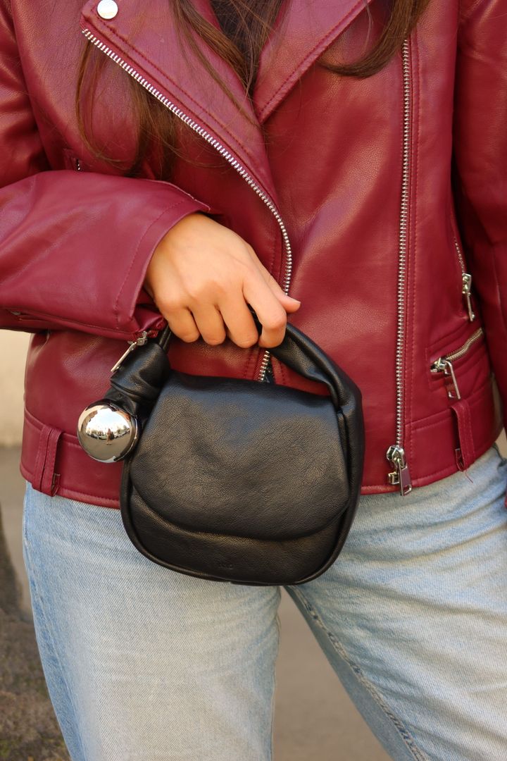 venti-qalis-shavi-chanta-photo-4