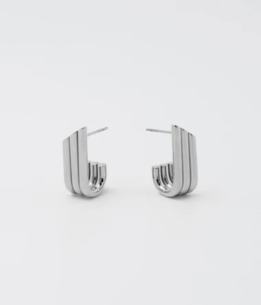 earring-sec21233-00uni-vertskhlisferi-qalis-saqure-foladi
