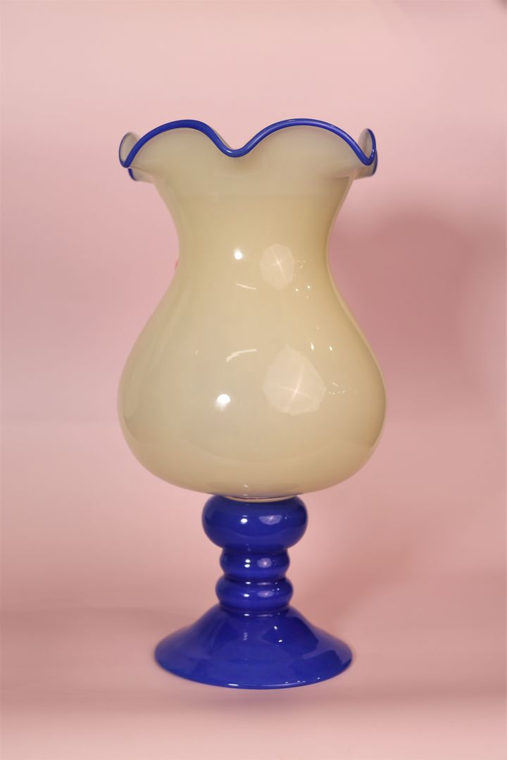 larnaki---lampa-lurji-zolebit